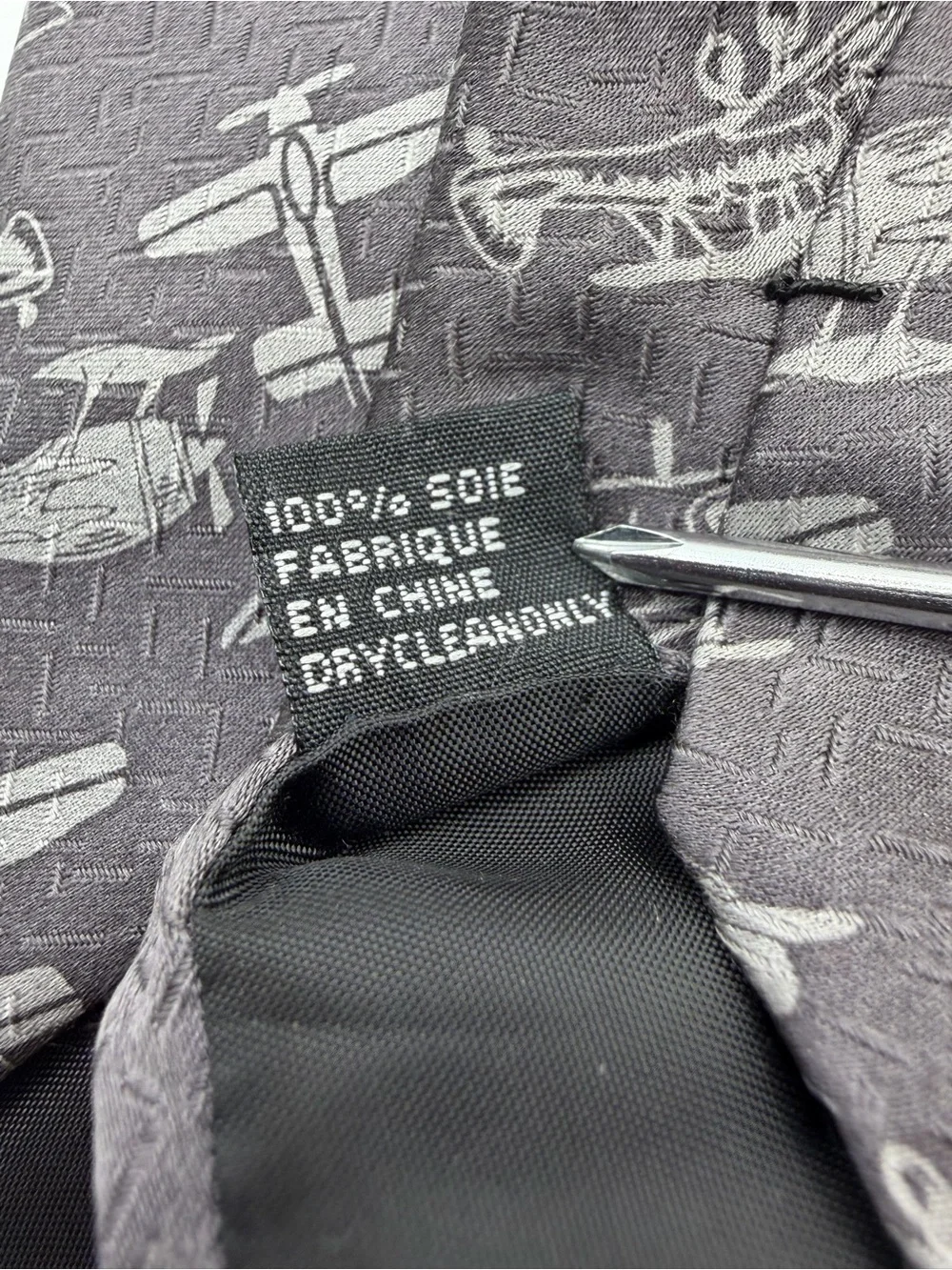 Peanuts Snoopy Flying Ace Silk Tie Gray Airplane Aviation Necktie 3.5”